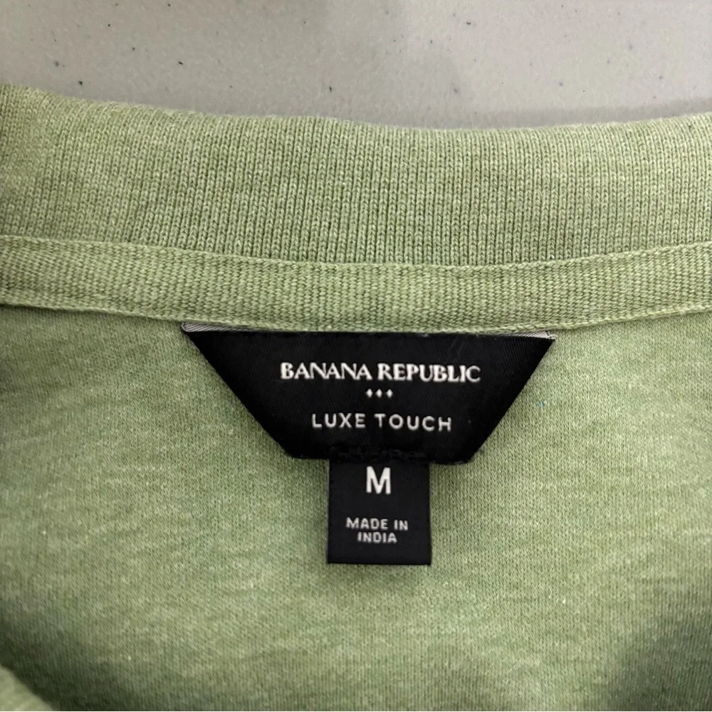 Banana Republic Luxe Touch Men's Medium Polo Green Short Sleeve Cotton